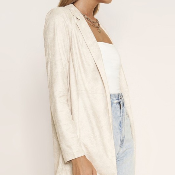 Oversized Cream Suede Blazer - Picture 5 of 5
